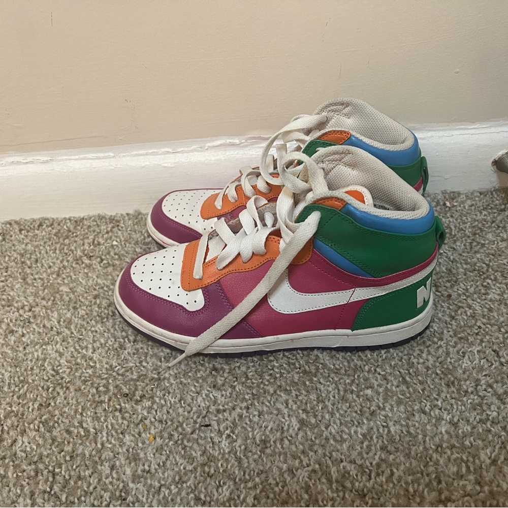 Nike Big Nike High Vivid Pink Multi size 7 cleaned and slightly used